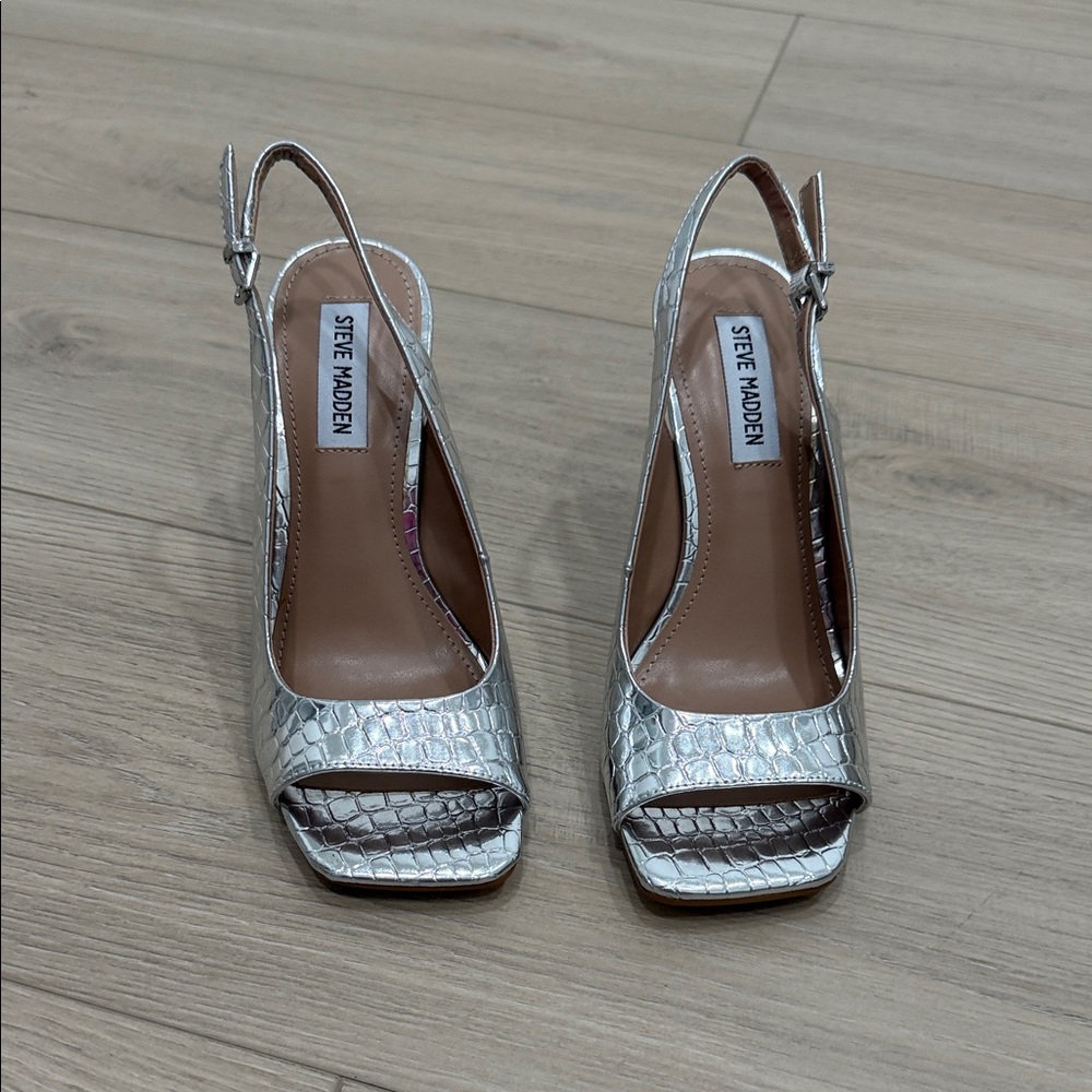 Steve Madden Metallic Silver Peep-Toe Heels